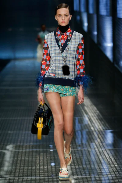Look 22